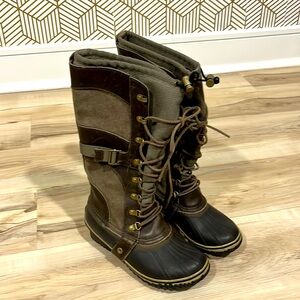 Sorel high Rain boots size 6.5 duck boots